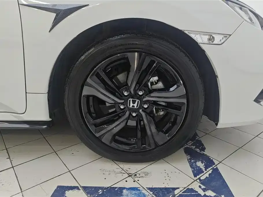 Honda Civic — фото 8