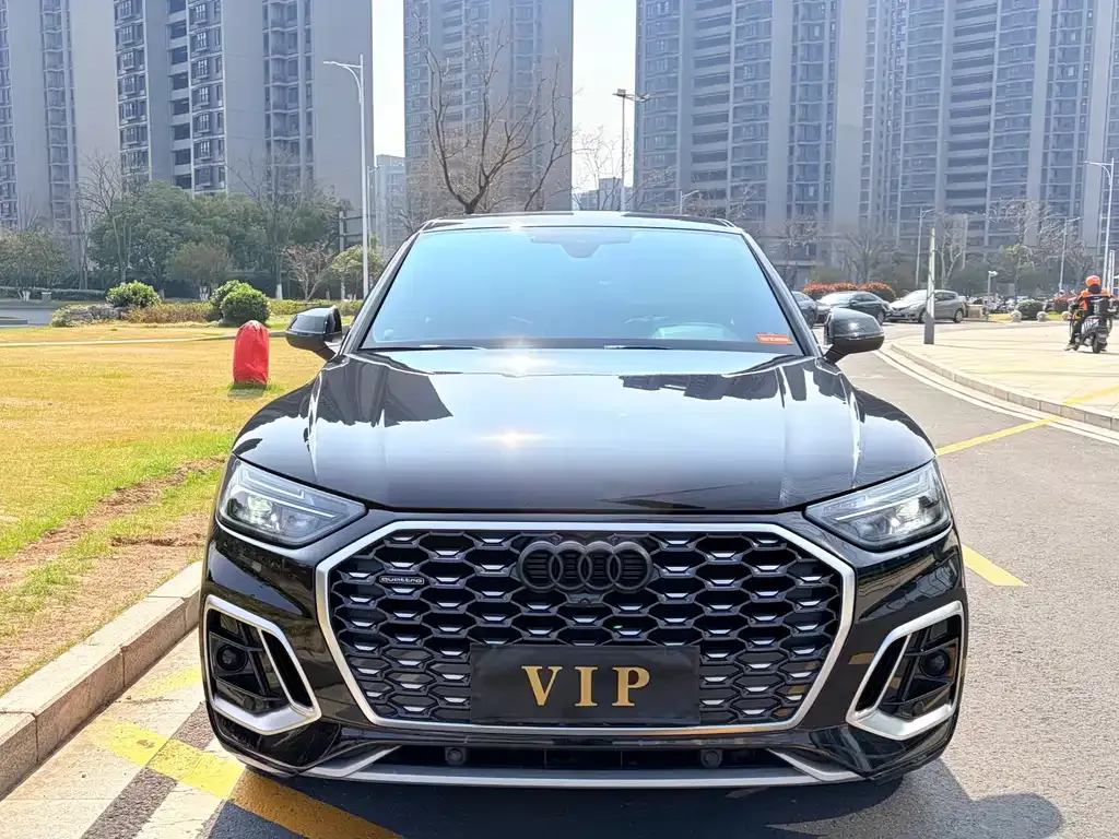 Audi Q5L Sportback 2021 из CN, фото 3