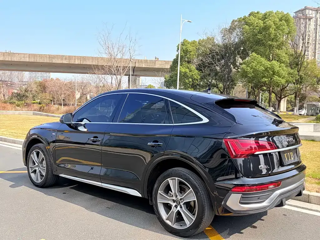 Audi Q5L Sportback 2021 из CN, фото 5