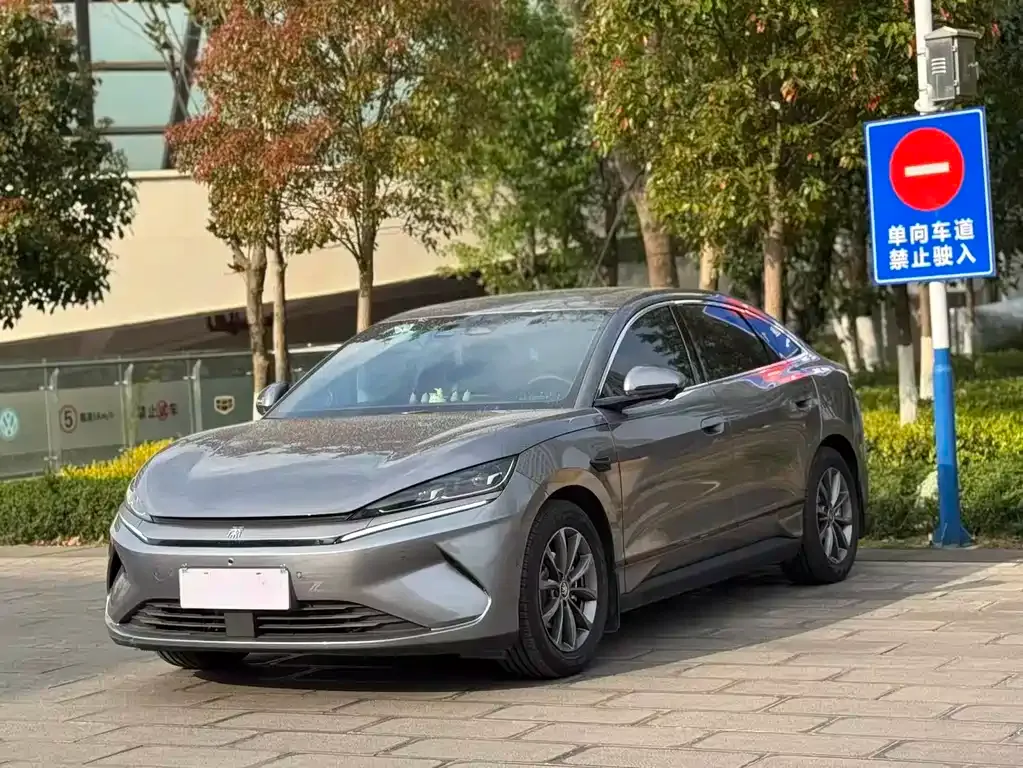 BYD Qin L — фото 1