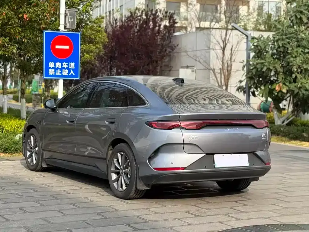BYD Qin L — фото 7