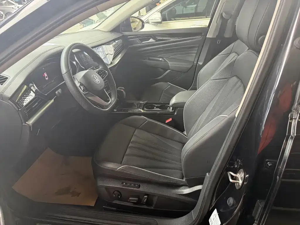 Volkswagen Passat 2024 из CN, фото 3