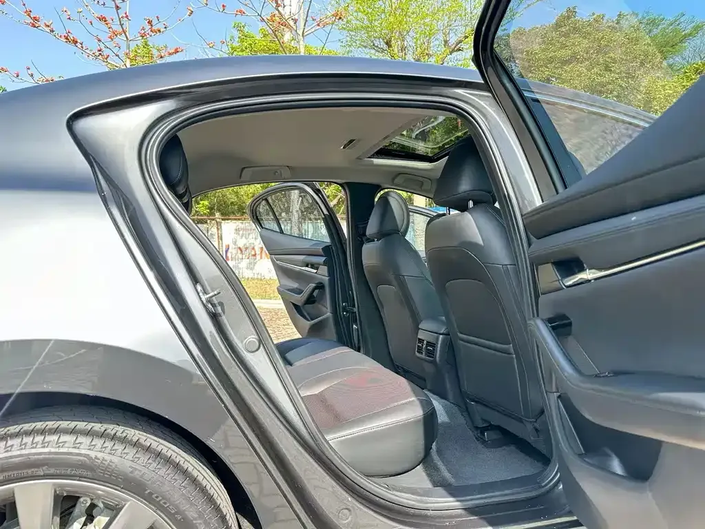 Mazda 3 Axela 2021 из CN, фото 4