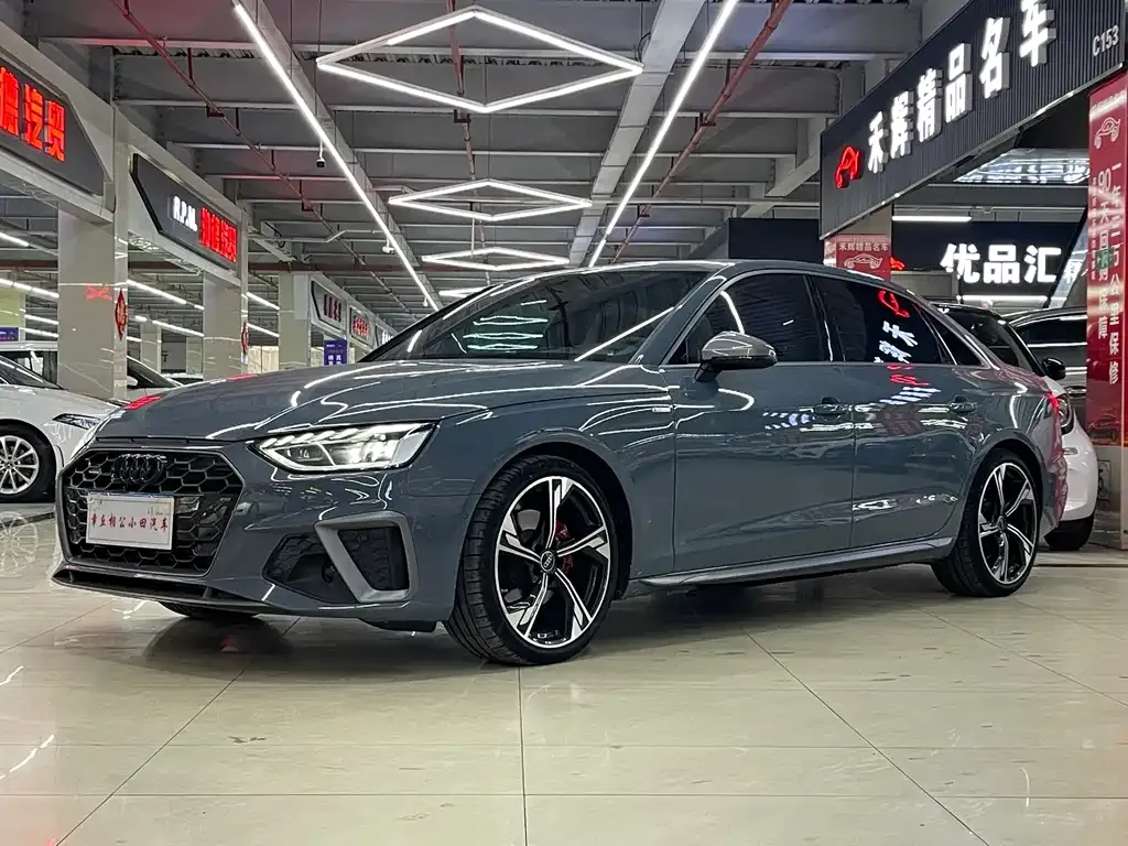 Audi A4L 2023 из CN, фото 1