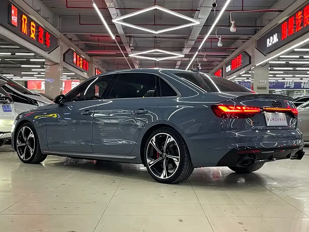 Audi A4L 2023 из CN, фото 3