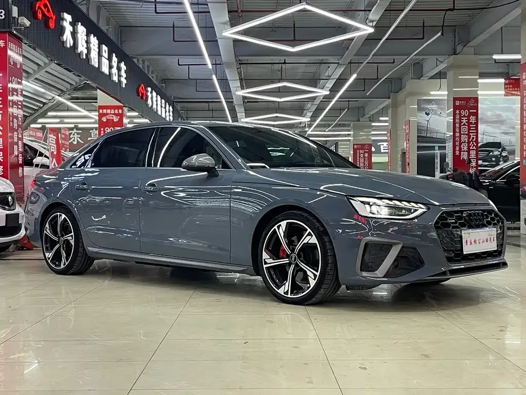 Audi A4L 2023 из CN, фото 10
