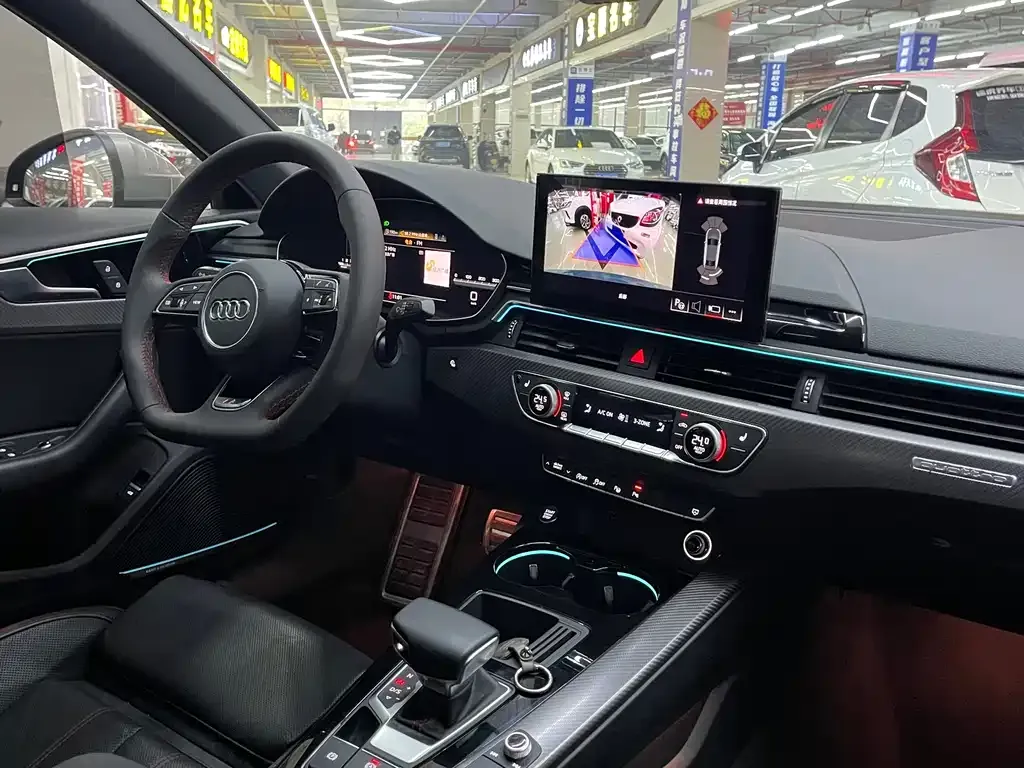 Audi A4L 2023 из CN, фото 9