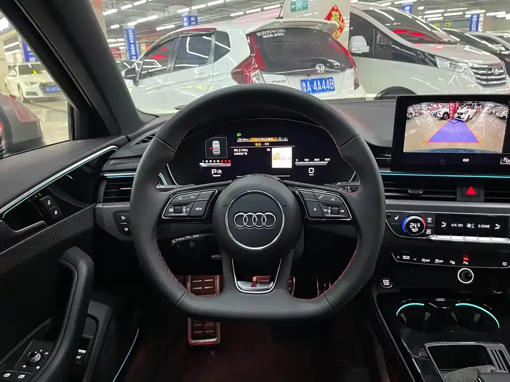 Audi A4L 2023 из CN, фото 6