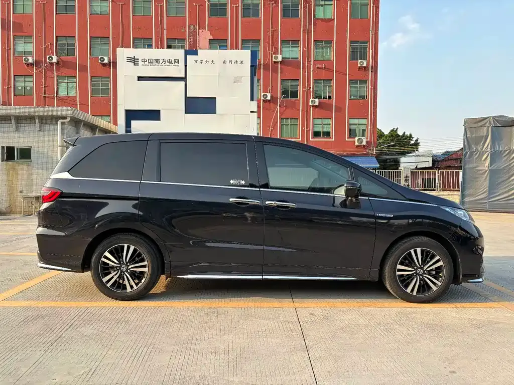 Honda Odyssey — фото 9
