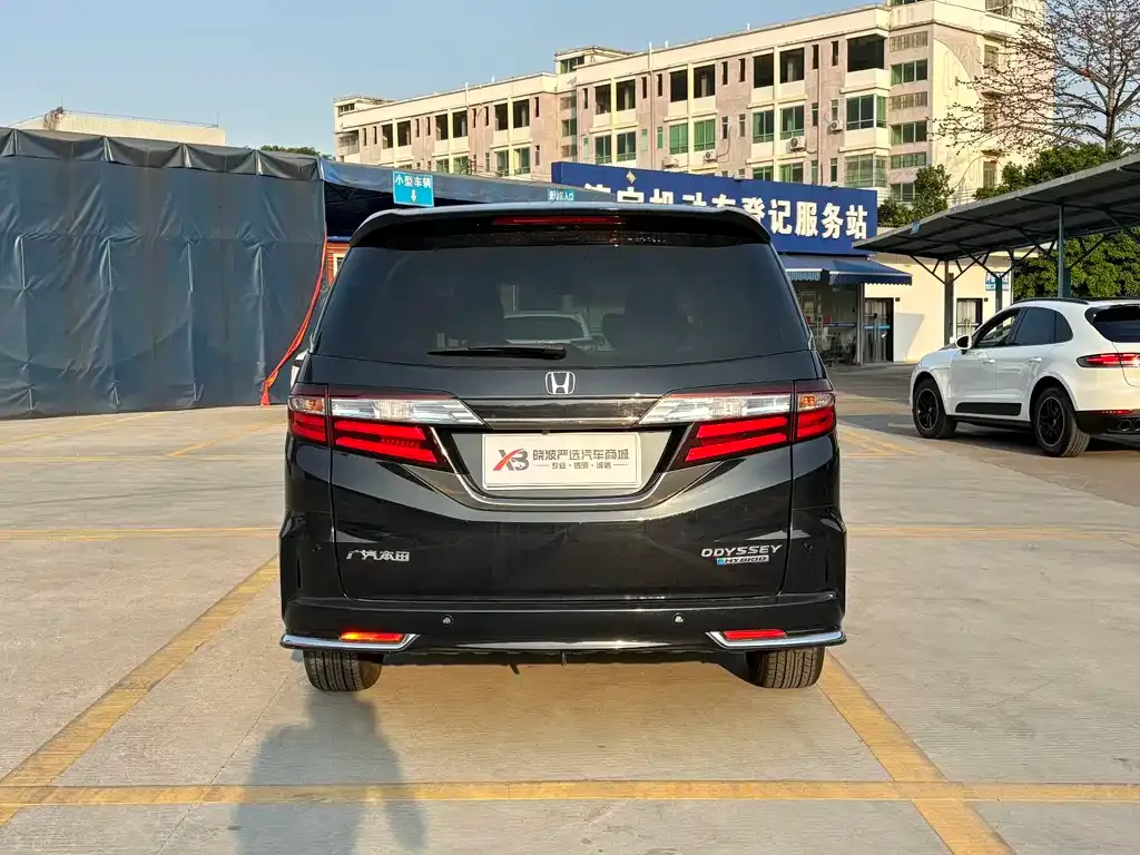 Honda Odyssey — фото 10