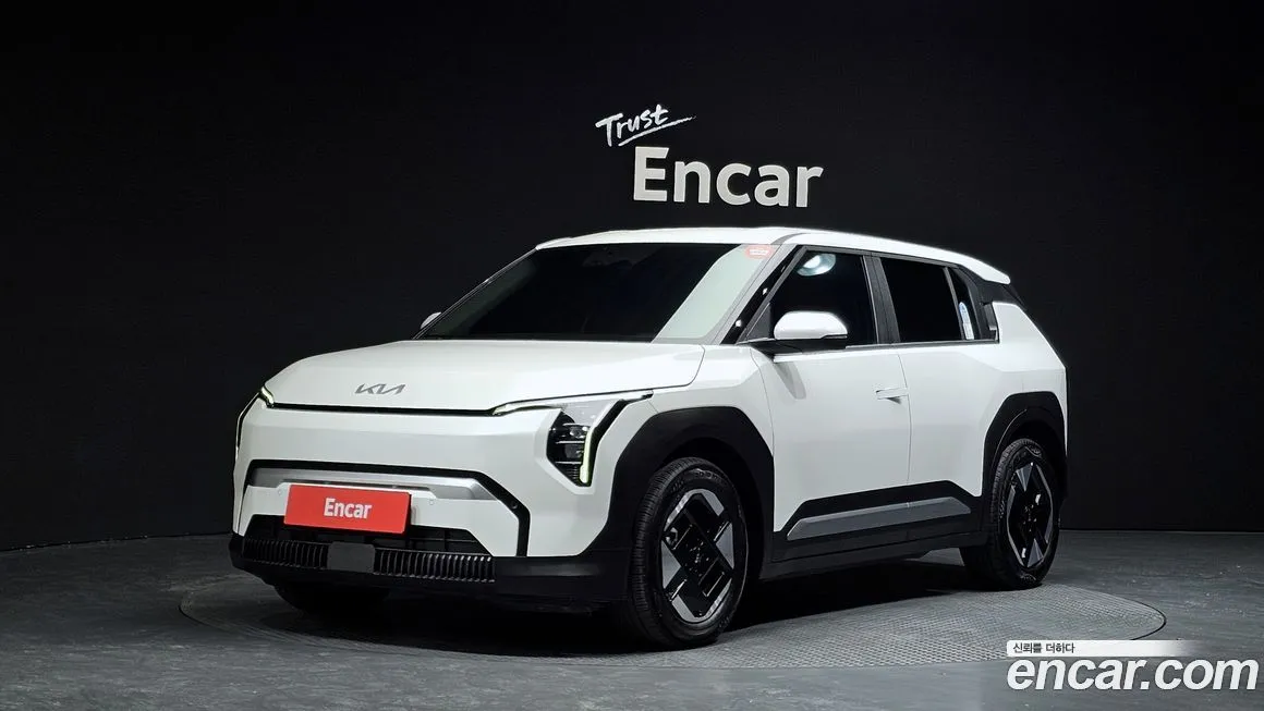 Kia EV3 — фото 1