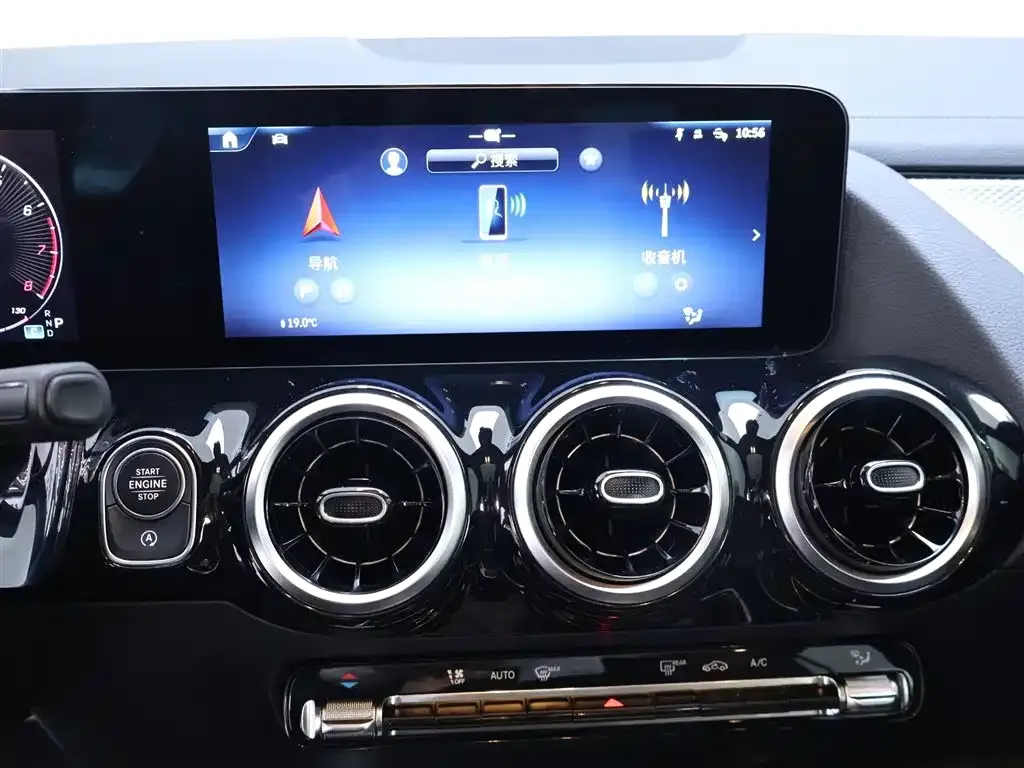 Mercedes-Benz GLA — фото 4