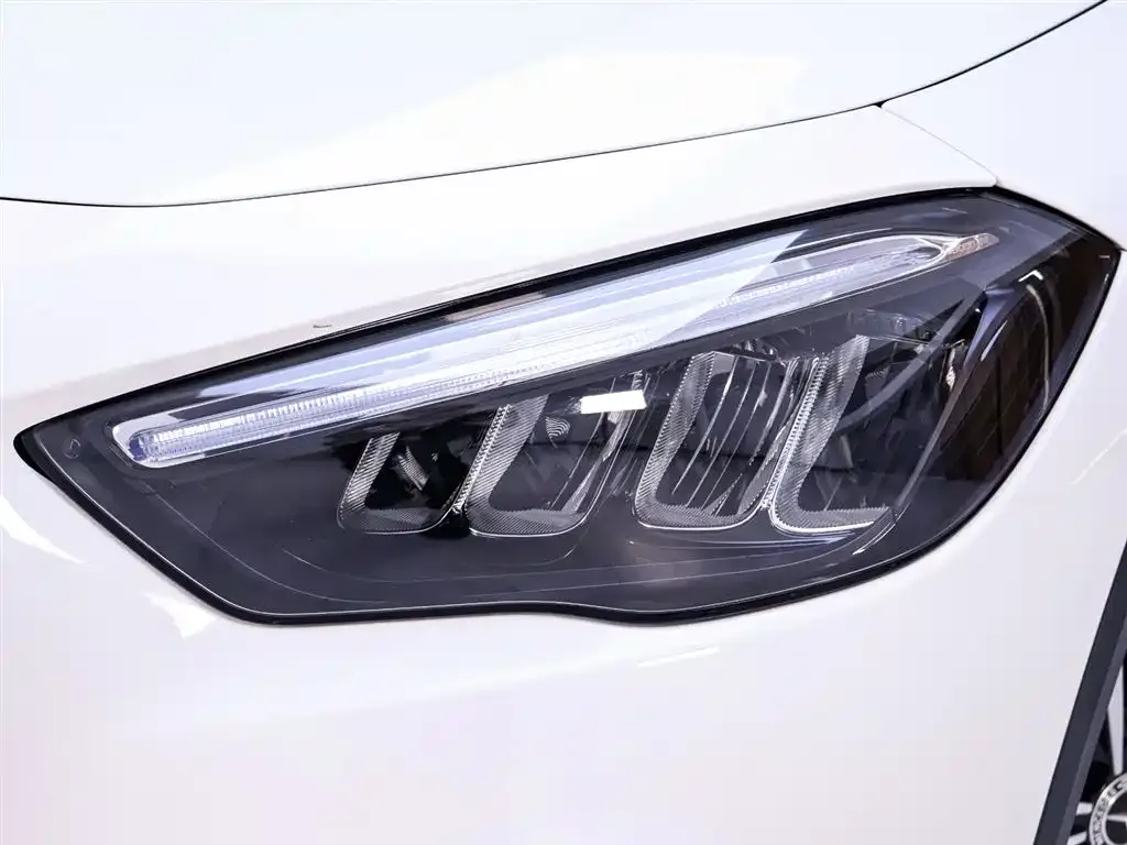 Mercedes-Benz GLA — фото 6