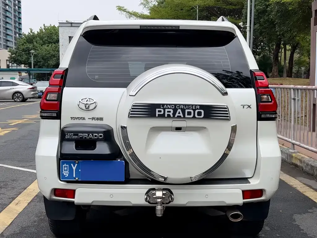 Toyota Prado — фото 4