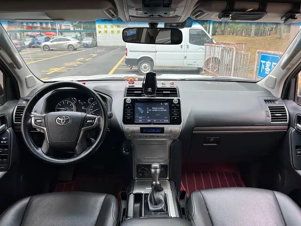 Toyota Prado — фото 2