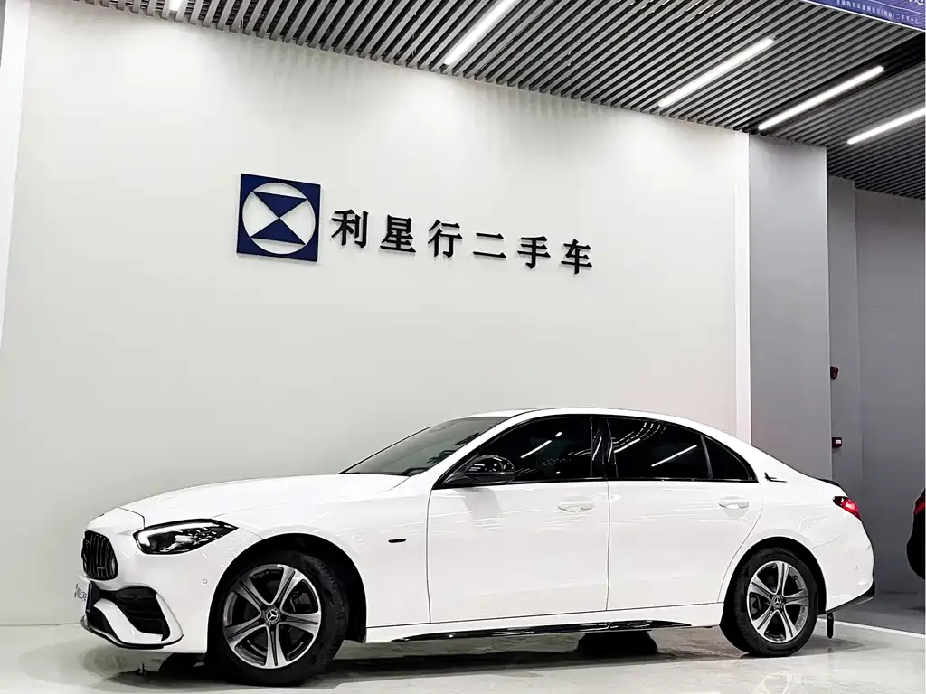 Mercedes-Benz C-Class — фото 1