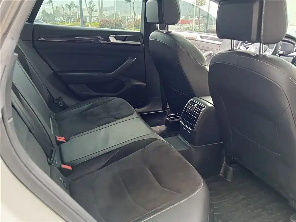 Volkswagen CC 2022 из CN, фото 2