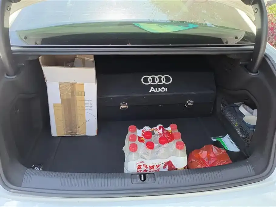 Audi A4L 2022 из CN, фото 3