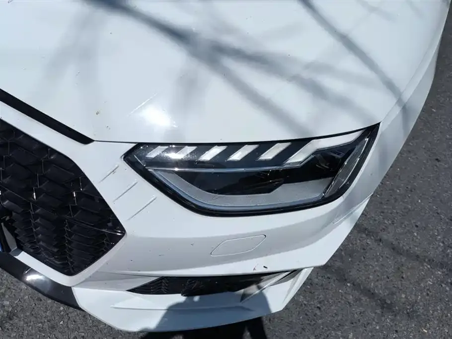 Audi A4L 2022 из CN, фото 2