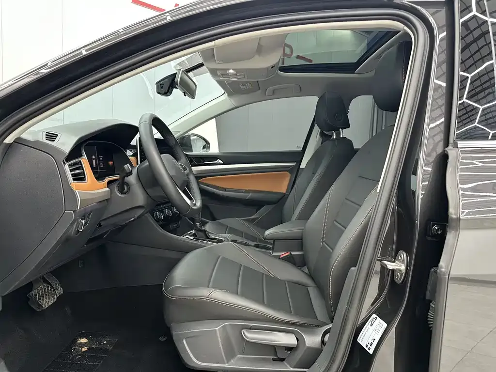 Volkswagen Bora 2023 из CN, фото 4