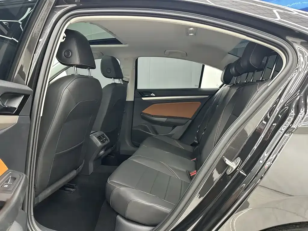 Volkswagen Bora 2023 из CN, фото 9