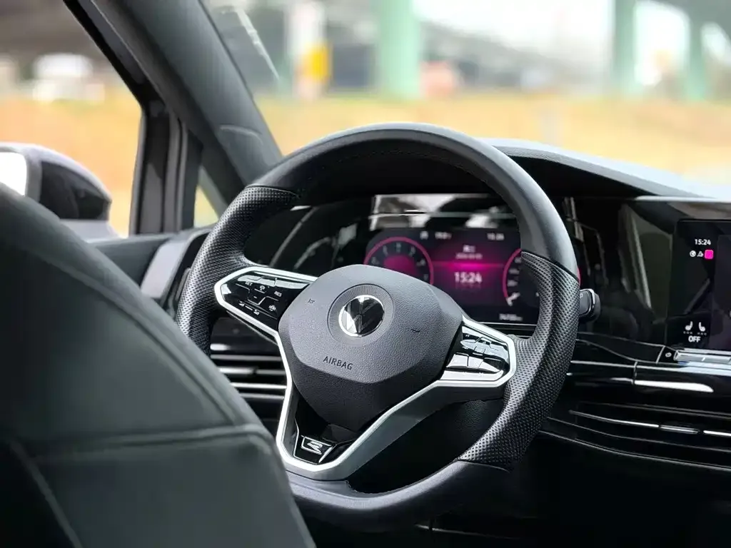 Volkswagen Golf 2022 из CN, фото 4