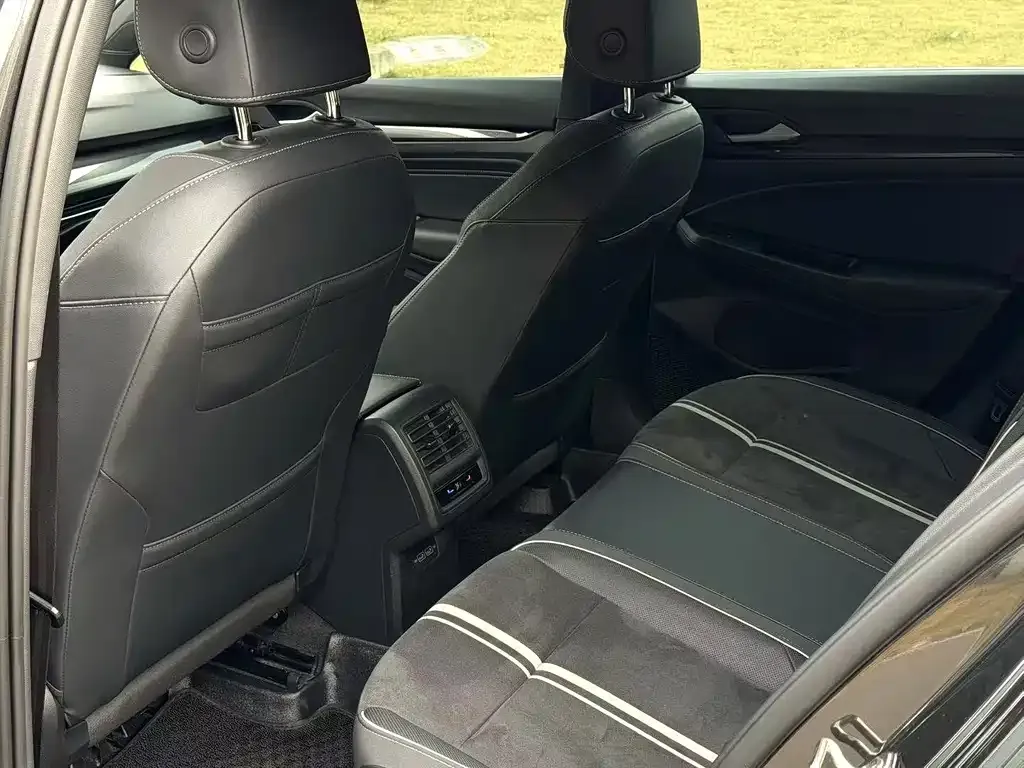 Volkswagen Golf 2022 из CN, фото 6