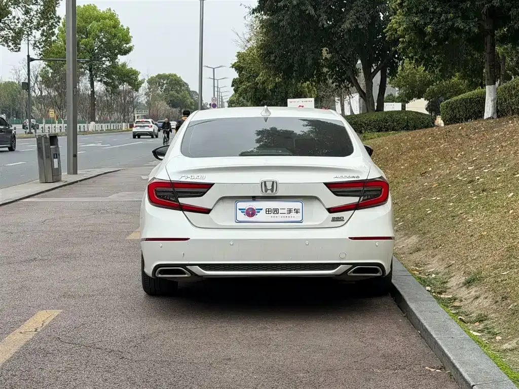Honda Accord — фото 5