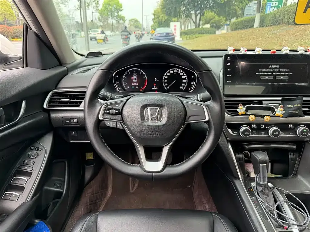 Honda Accord — фото 8