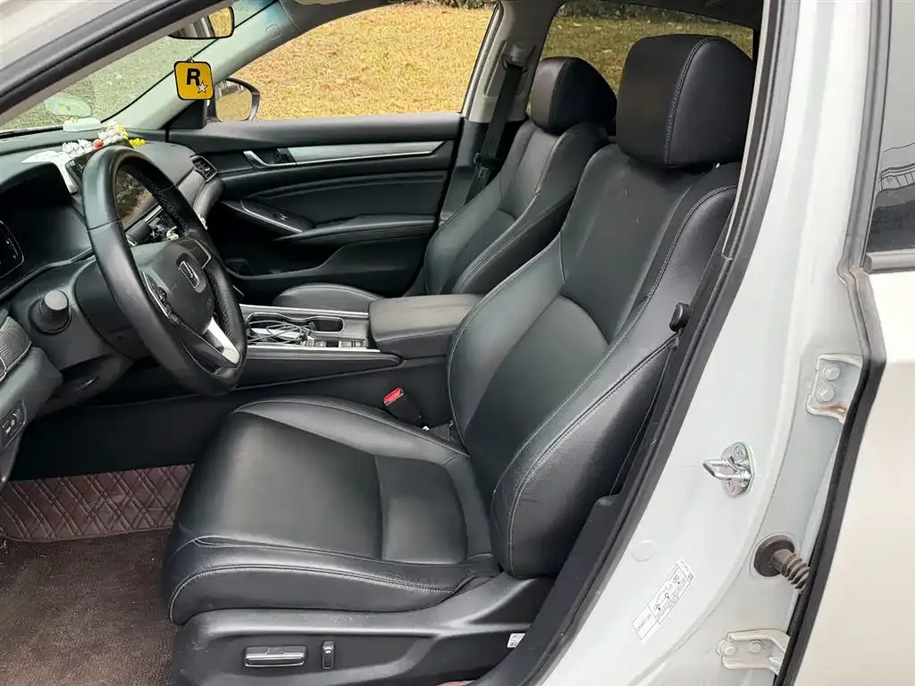 Honda Accord — фото 6