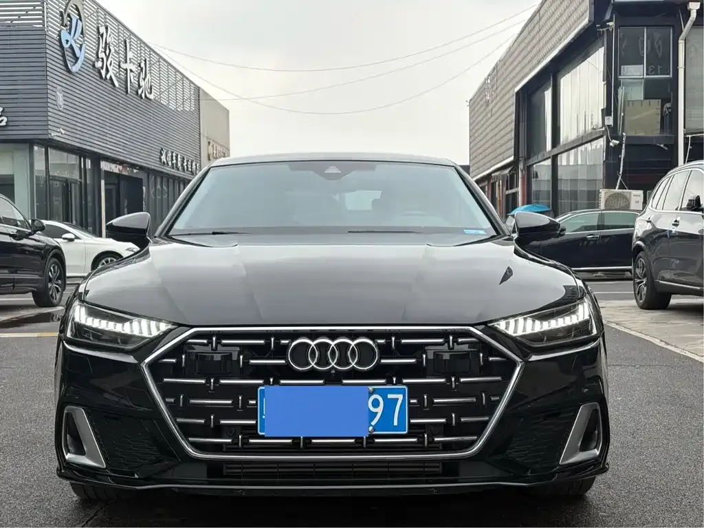 Audi A7L — фото 9