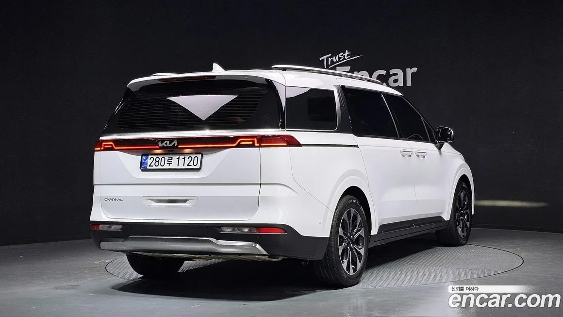 Kia Carnival — фото 4