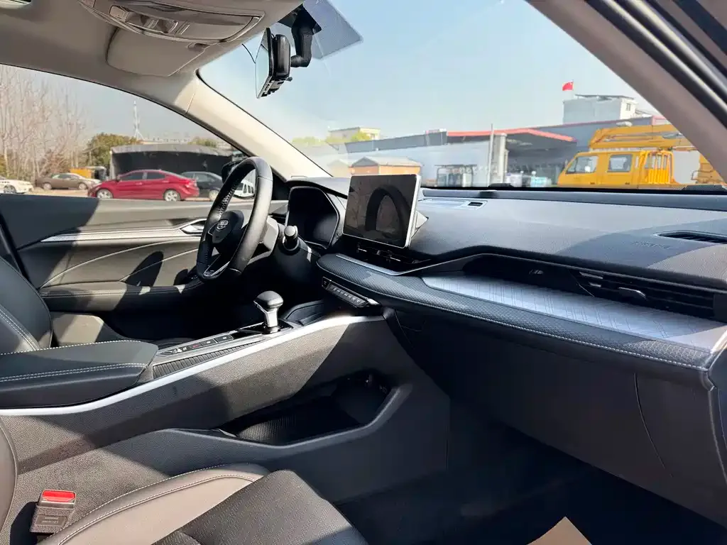 Geely Xingrui 2022 из CN, фото 2