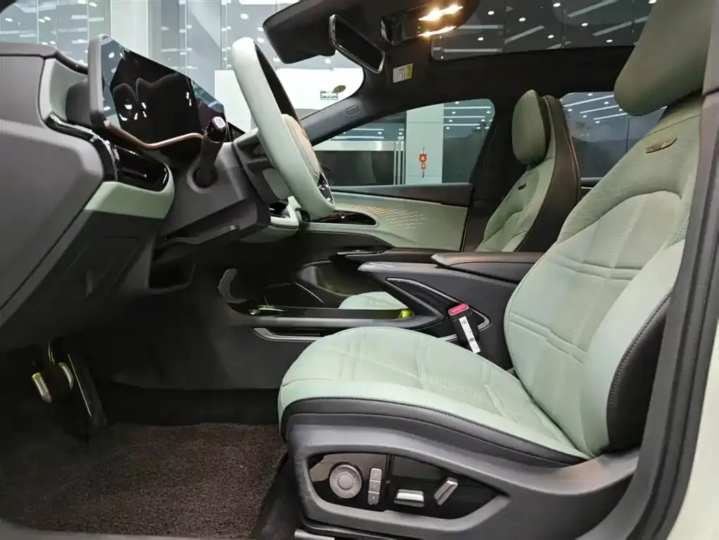 Hongqi EH7 2024 из CN, фото 10