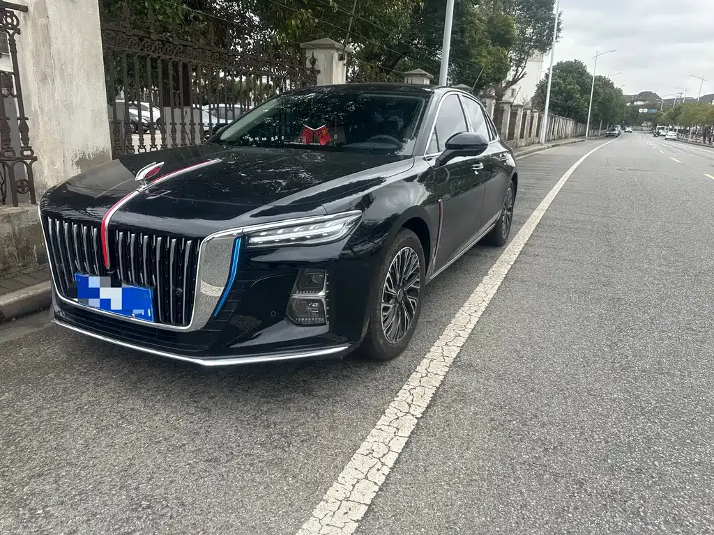 Hongqi H5 — фото 1