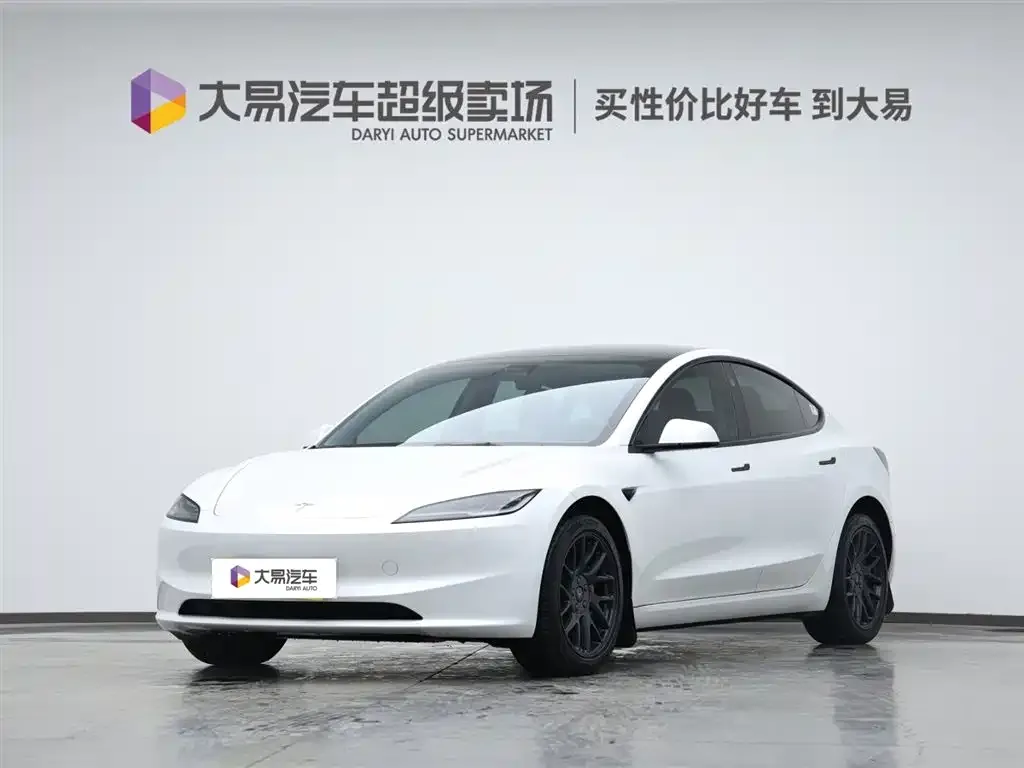 Tesla Model 3 — фото 1