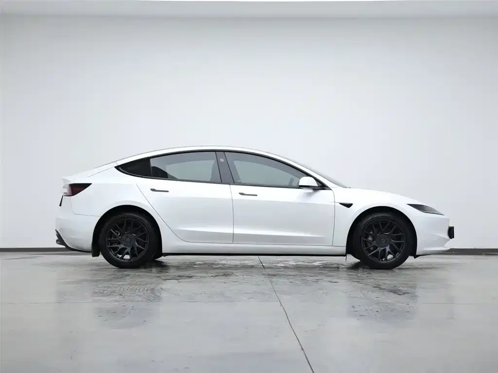 Tesla Model 3 — фото 6