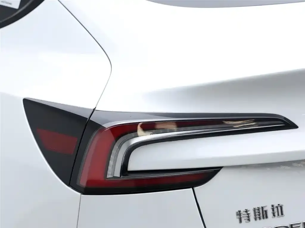 Tesla Model 3 — фото 2
