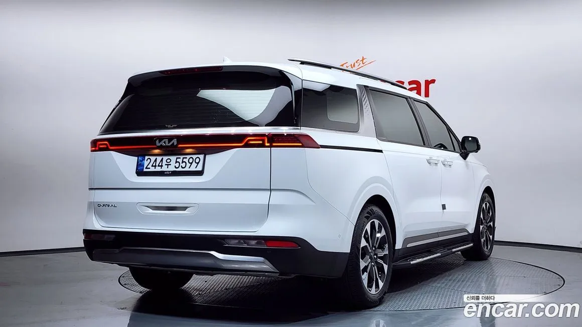 Kia Carnival — фото 5
