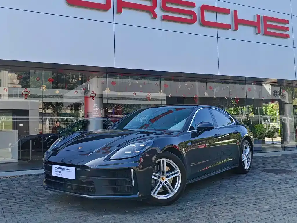 Porsche Panamera — фото 1