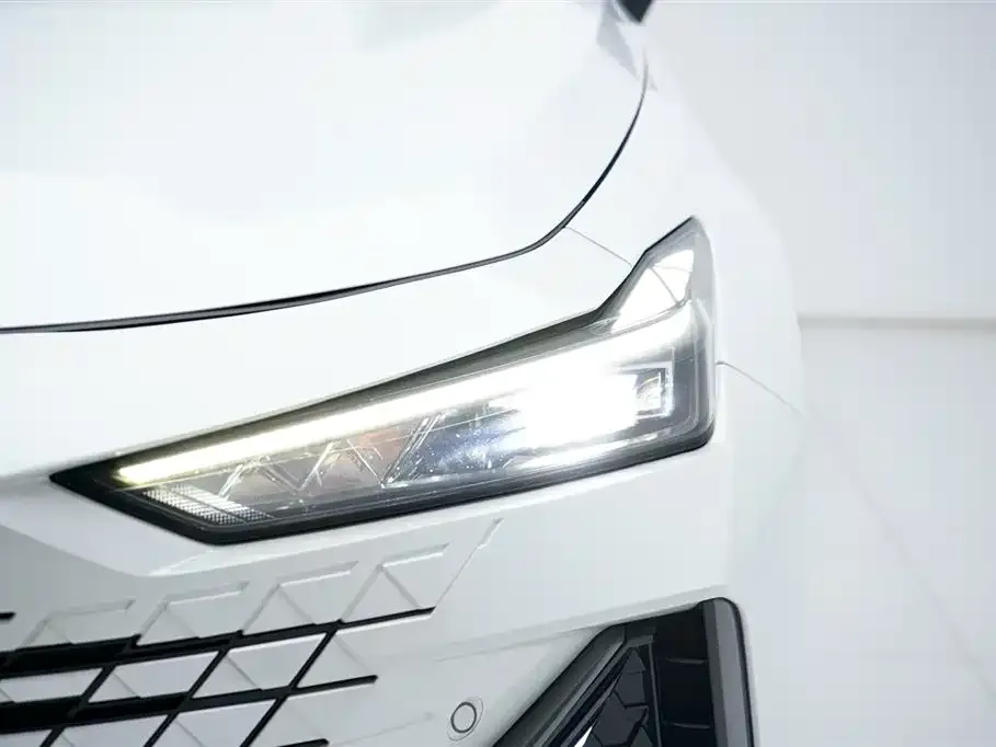 Changan UNI-V iDD 2023 из CN, фото 4