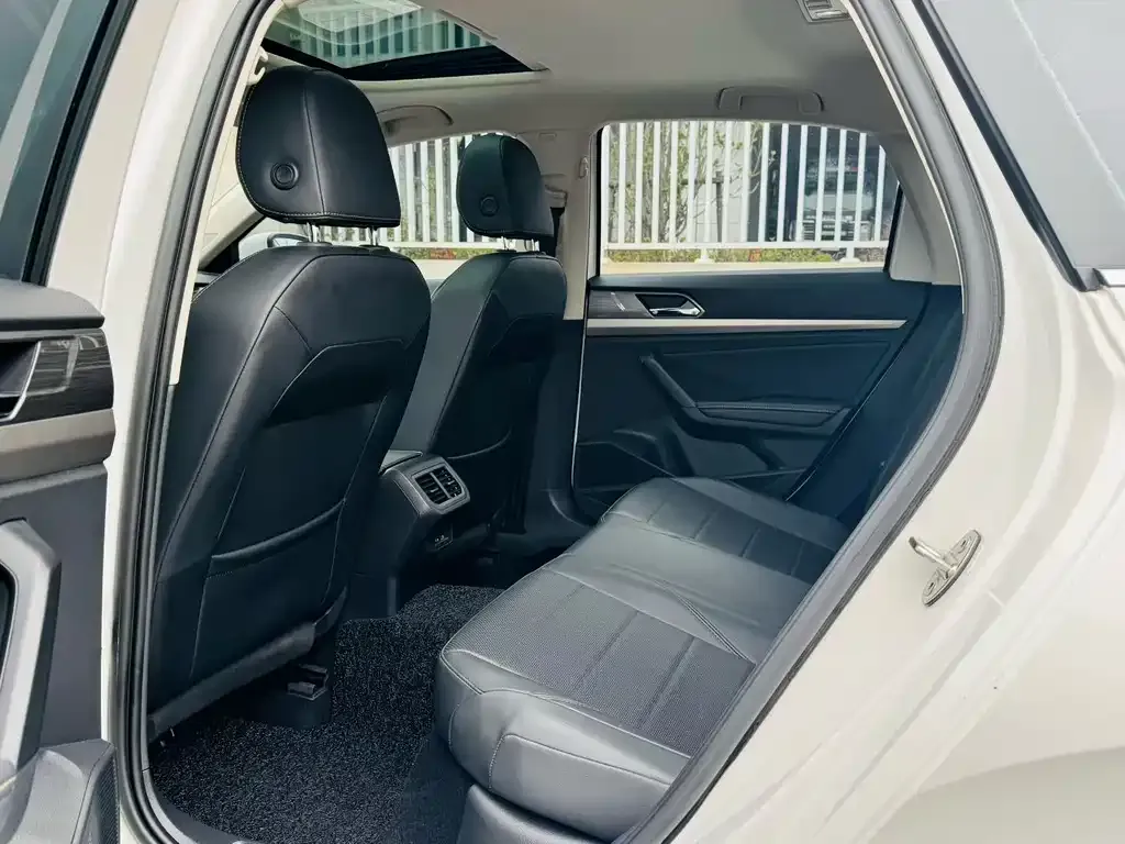 Volkswagen Lavida 2022 из CN, фото 2