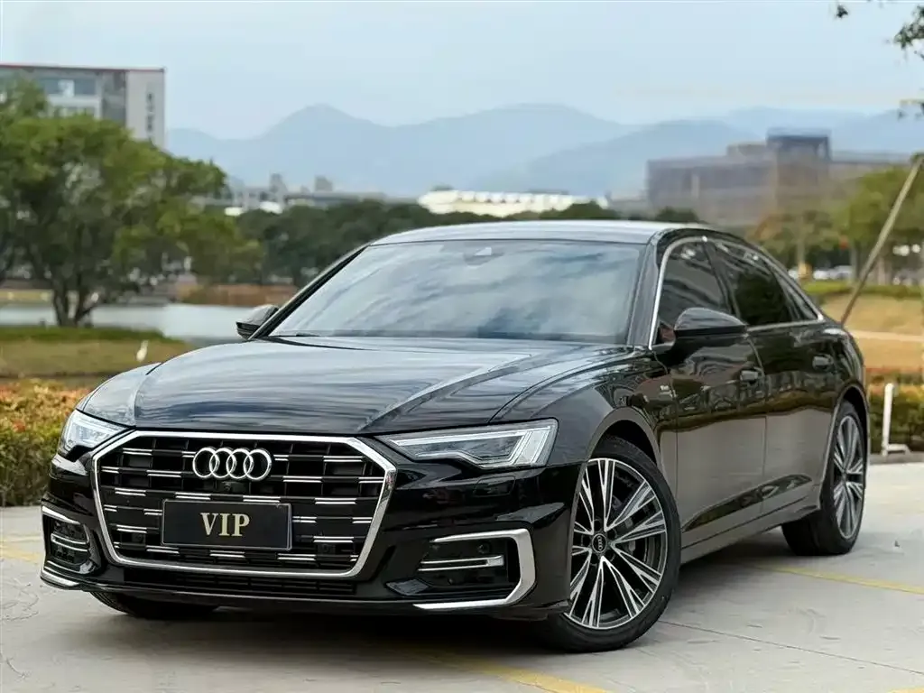 Audi A6L — фото 1