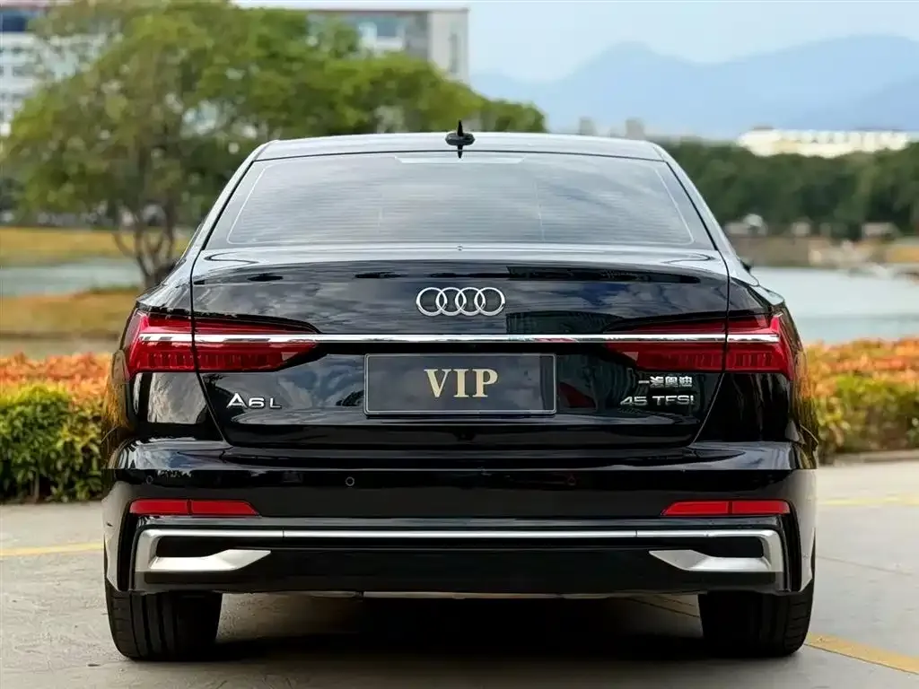 Audi A6L — фото 2