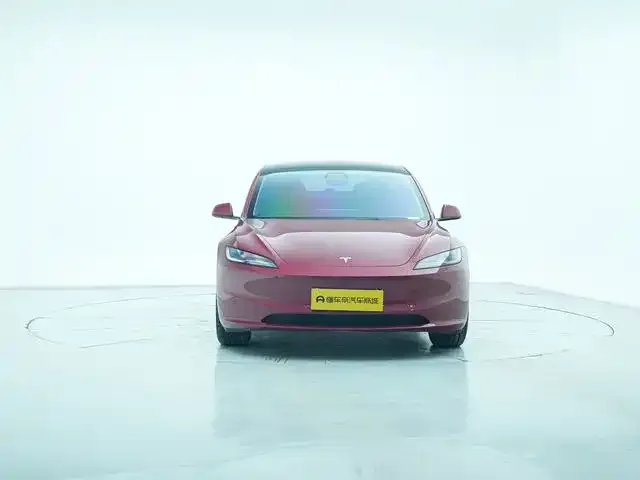 Tesla Model 3 — фото 3