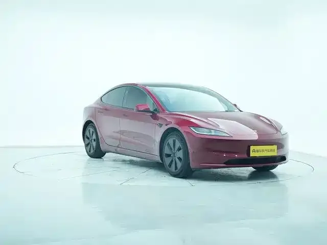 Tesla Model 3 — фото 4