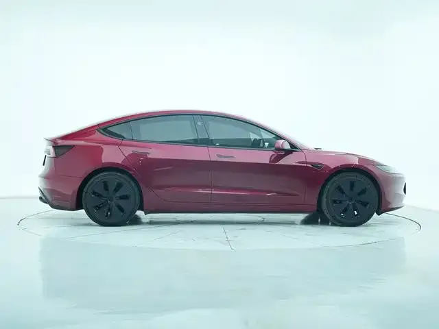 Tesla Model 3 — фото 9