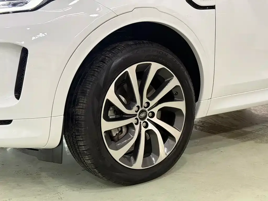 Land Rover Discovery Sport — фото 2