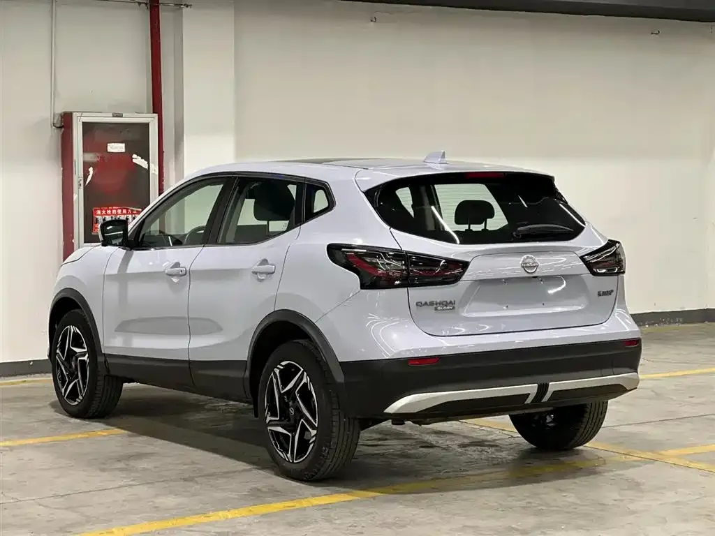 Nissan Qashqai — фото 10