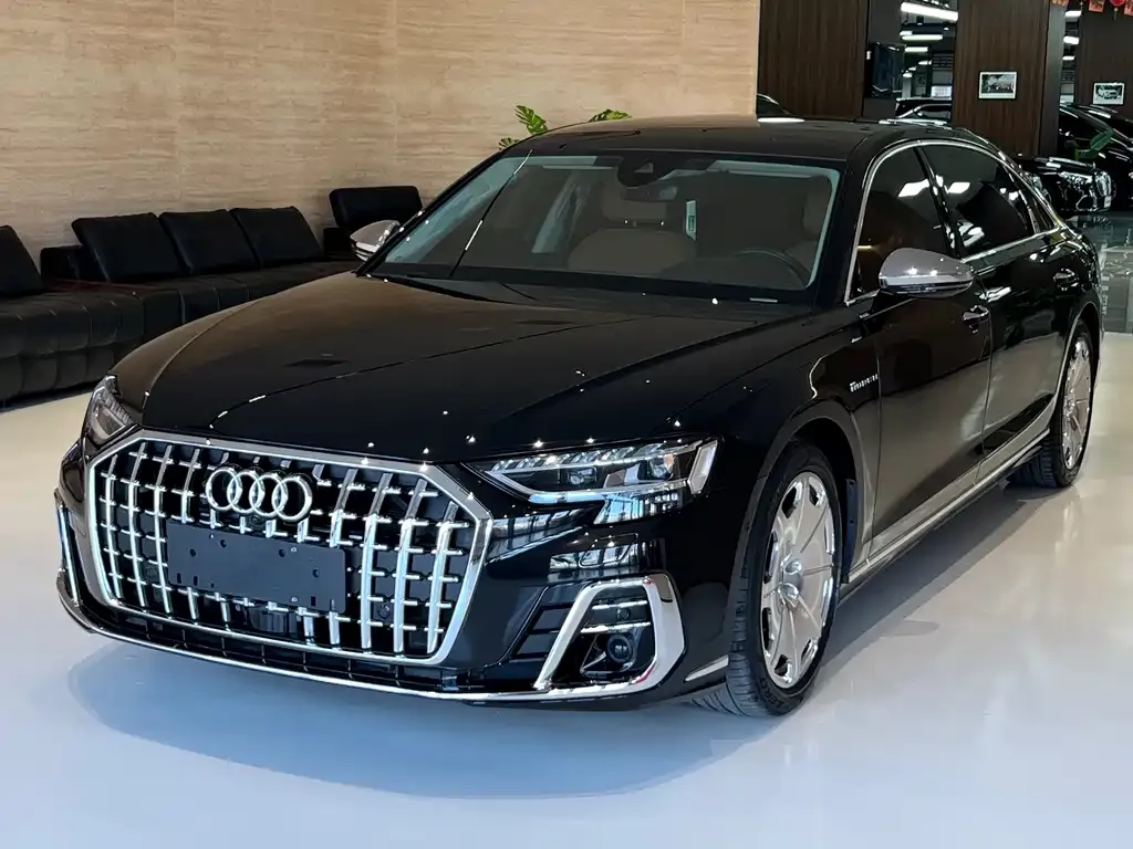 Audi A8 — фото 1